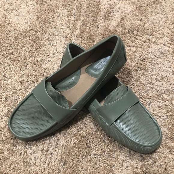 Boston Design Studio Shoes - Boston Design Studio Loafers/ NWOB/ olive green / woman’s size 10 W